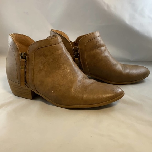 Just Fab Women's Light Brown Ankle Boots - Picture 4 of 8